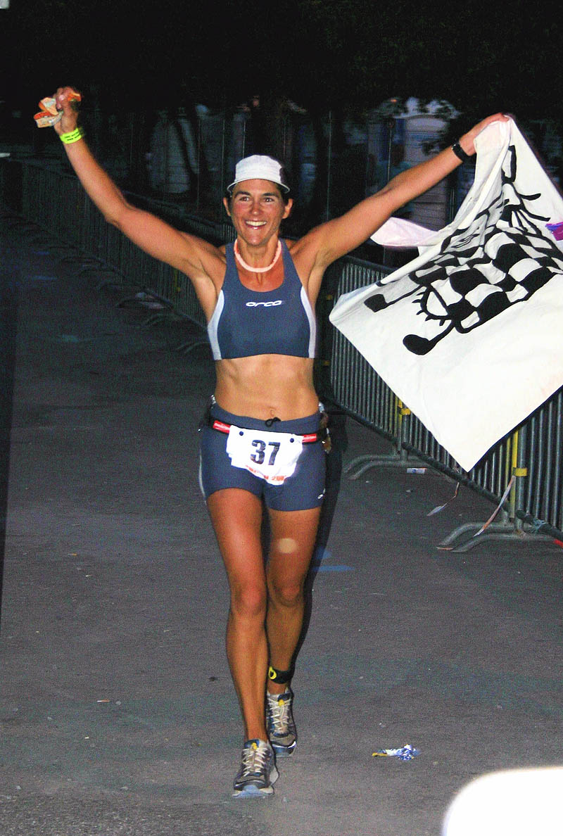 embrunwoman07_02_800.jpg